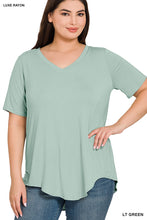 Load image into Gallery viewer, V-NECK HI-LOW HEM TOP (LT GREEN)