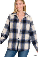 Load image into Gallery viewer, YARN DYED PLAID SHACKET (NAVY)
