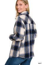 Load image into Gallery viewer, YARN DYED PLAID SHACKET (NAVY)
