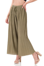 Load image into Gallery viewer, Effortless Chic Pleated Wide Leg Pants
