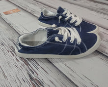 Load image into Gallery viewer, Canvas Shoes (Navy)
