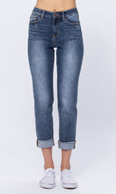 Load image into Gallery viewer, Hi-Rise Bleach Splash BoyFriend Jean Capris
