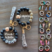 Load image into Gallery viewer, Silicone Bead Keychain Wristlet (Blk/Wht Leopard)
